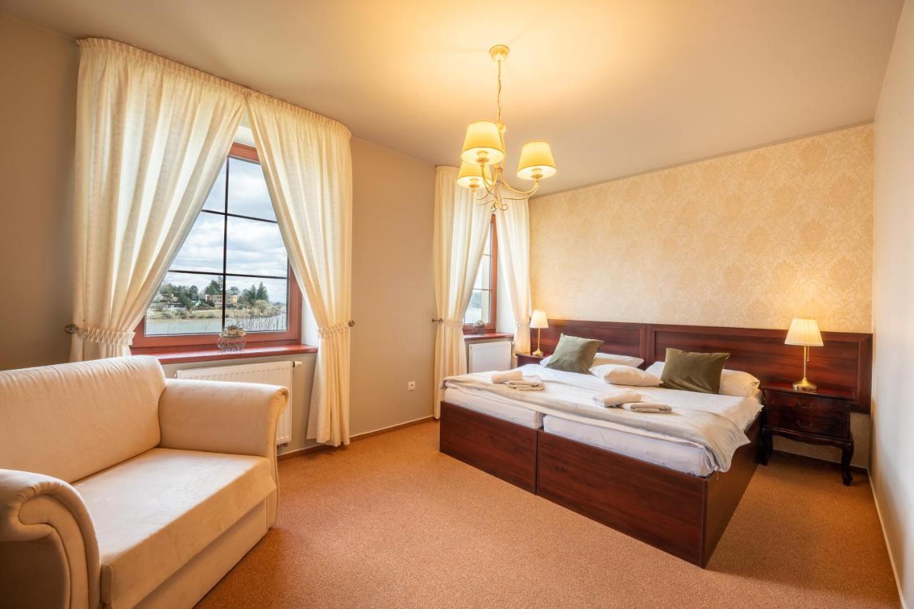 Hotel Plumlov Mostkovice Ngoại thất bức ảnh