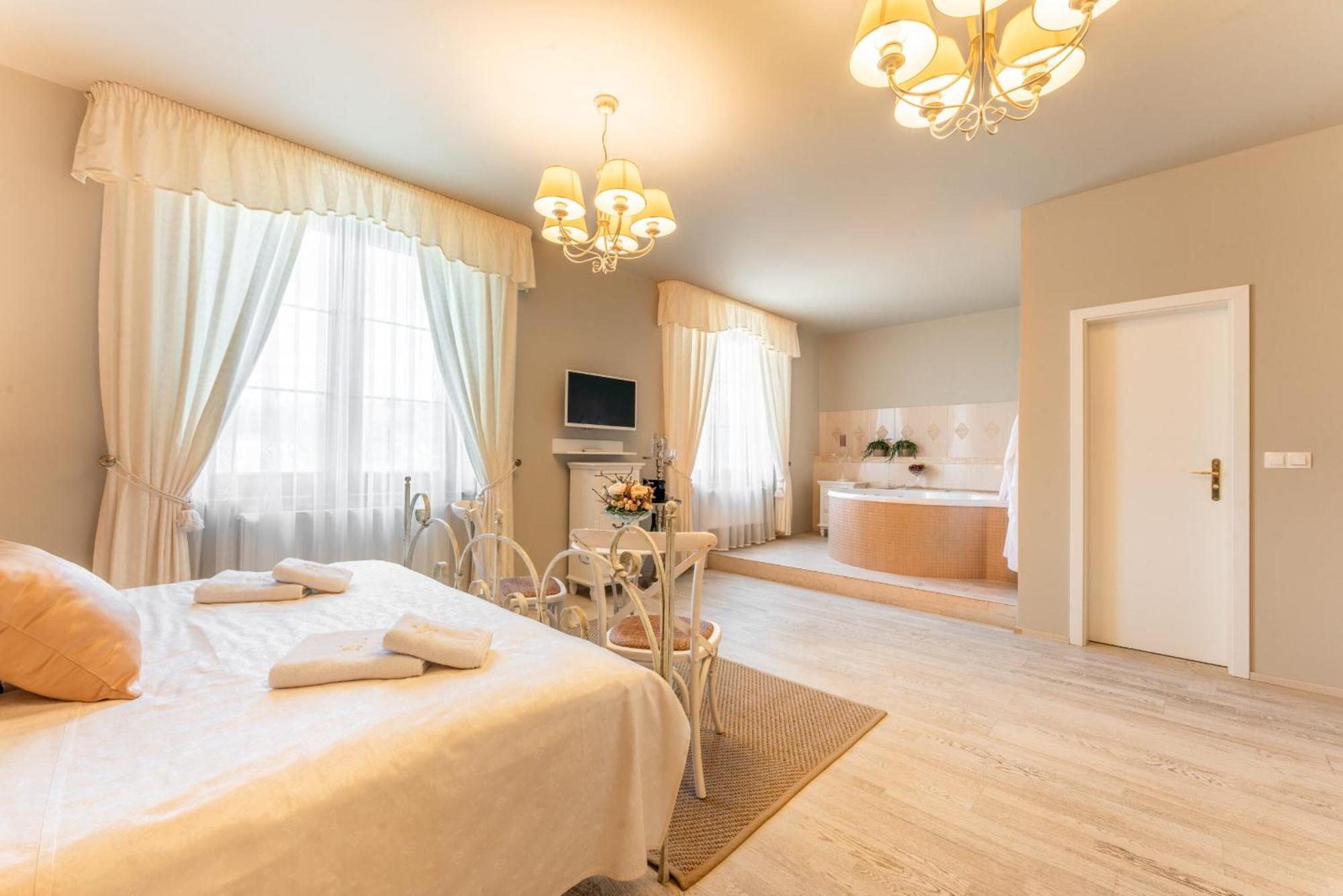 Hotel Plumlov Mostkovice Ngoại thất bức ảnh