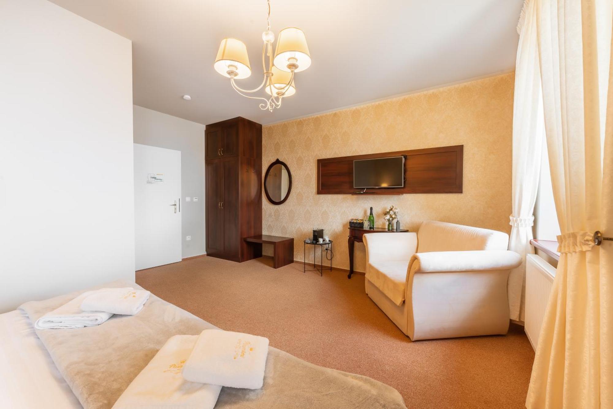 Hotel Plumlov Mostkovice Ngoại thất bức ảnh
